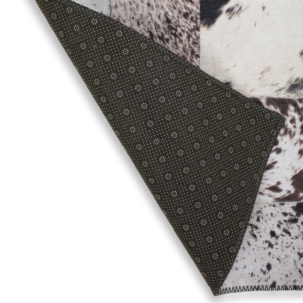 Laredo Granite Animal Patchwork 8' x 8' Round Rug Granite ALR40