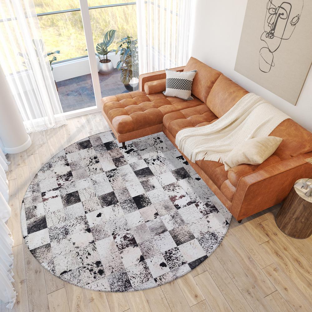 Laredo Granite Animal Patchwork 8' x 8' Round Rug Granite ALR40