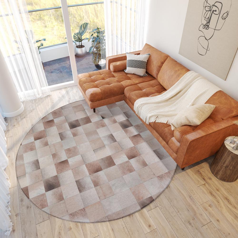 Laredo Taupe Animal Patchwork 8' x 8' Round Rug Taupe ALR40