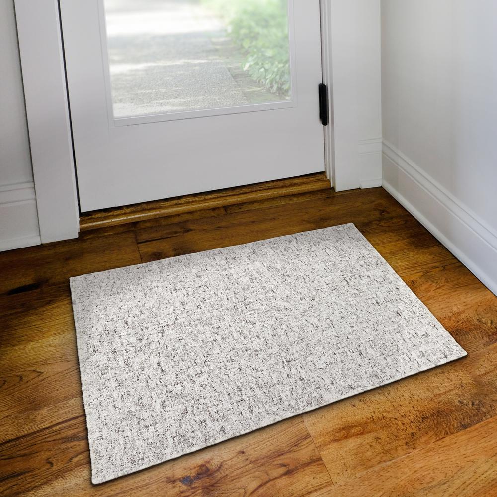 Addison Winslow Active Solid White 2’ x 3’ Accent Rug
