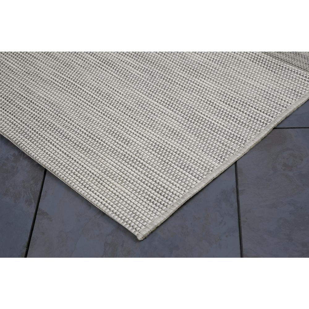 Coastal Striped Sands Beige Indoor/ Outdoor Polypropylene Area Rug, 5'3" x 7'6"