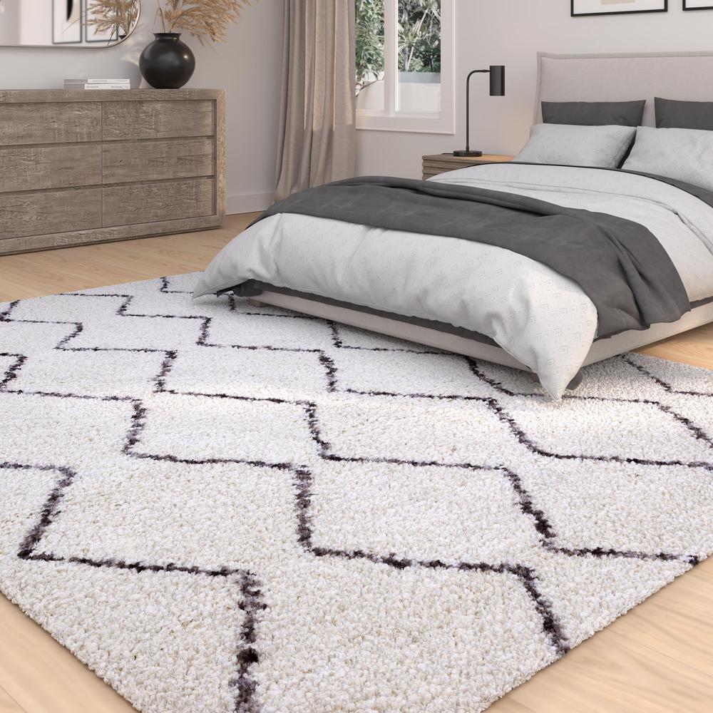 Oasis Waves White and Dark Gray Polyester Area Rug, 7'10" x 10'1"