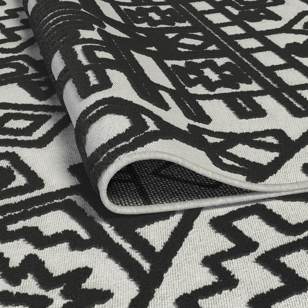 Napa Mercana Ivory and Black Chenille High-Low Area Rug, 5'3" x 7'6"