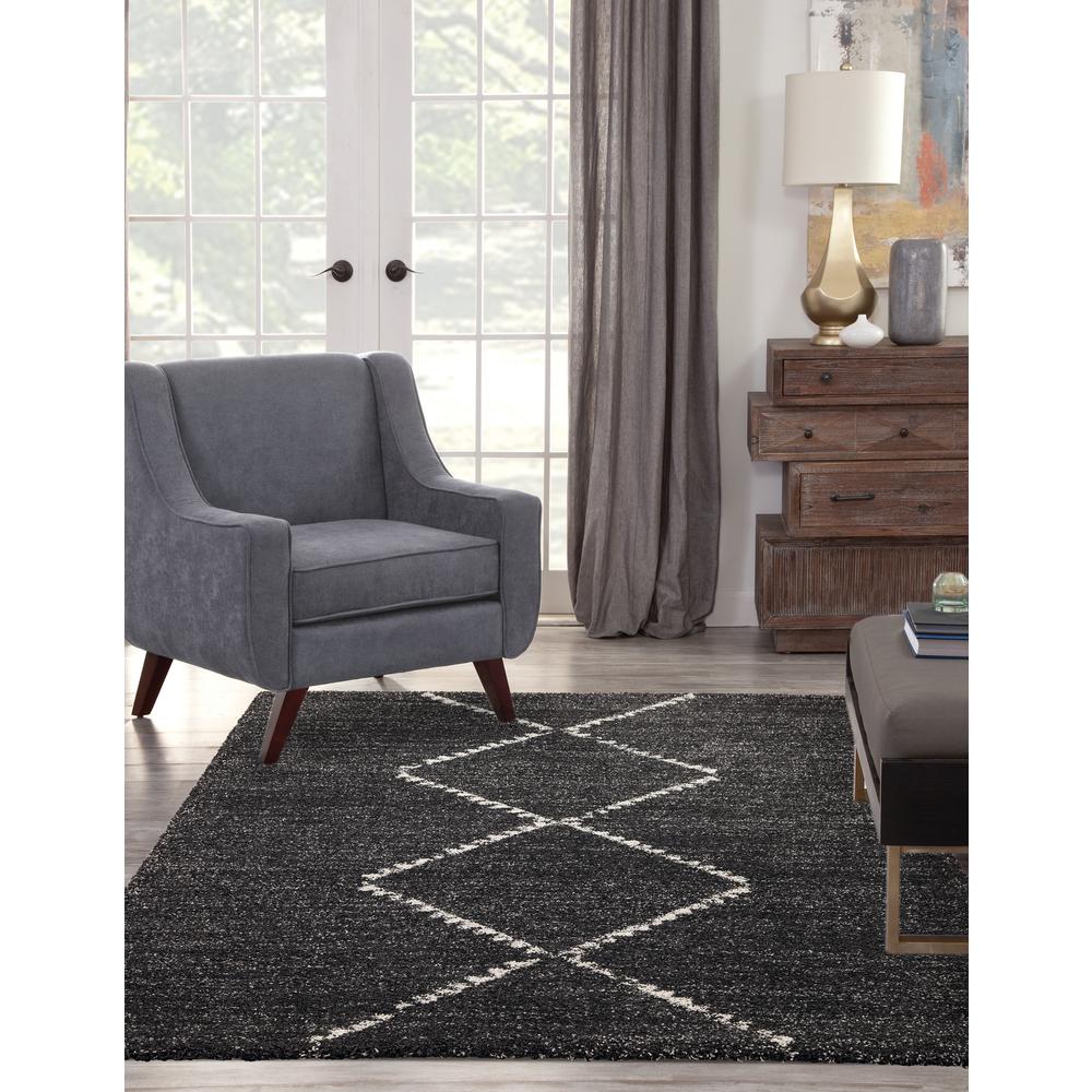 Granada Asher Black/ Ivory Argyle Area Rug, 5'3" x 7'6"