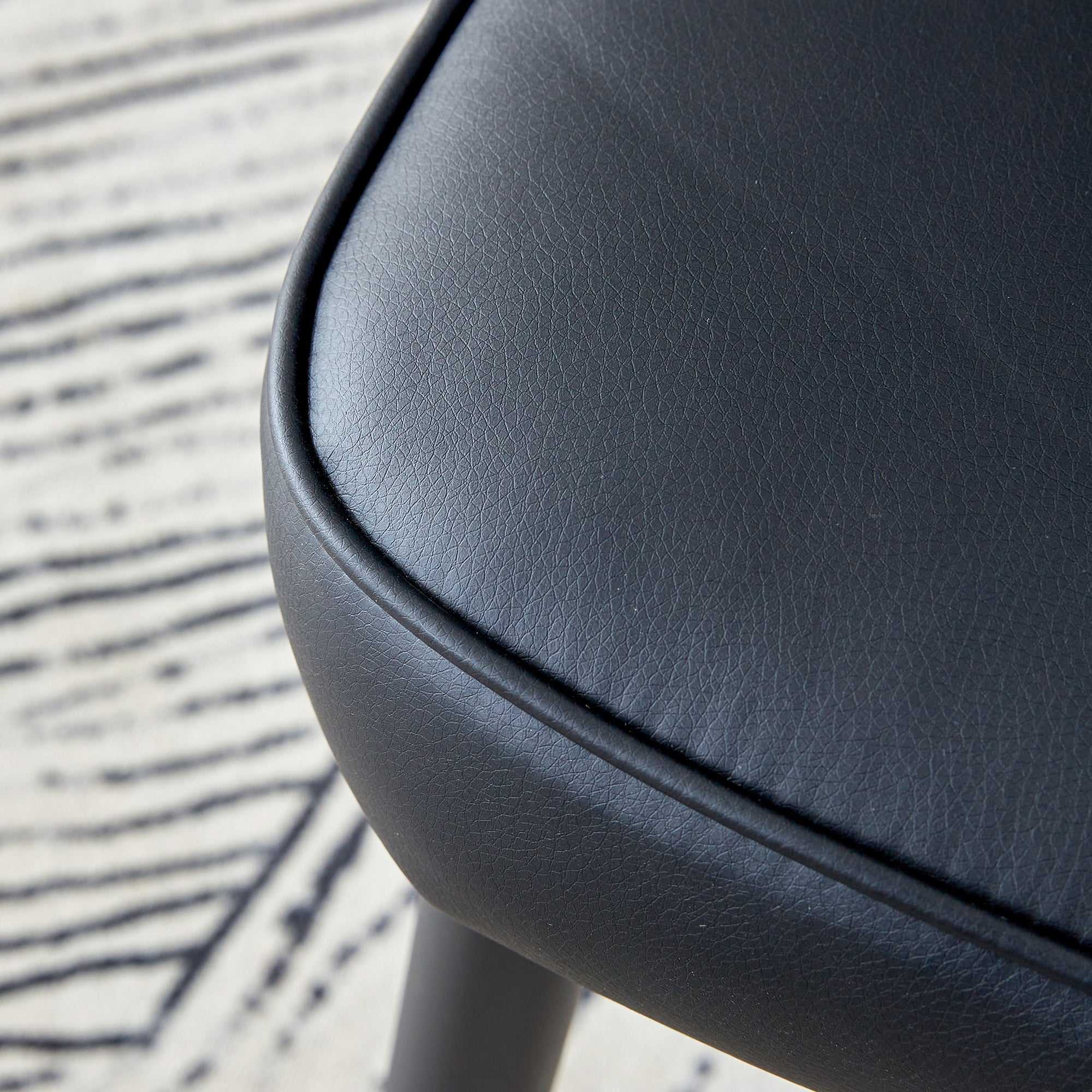 4 Pcs Faux Leather Upholstered Curved Back Dining Chairs with Metal Base- Black, Black