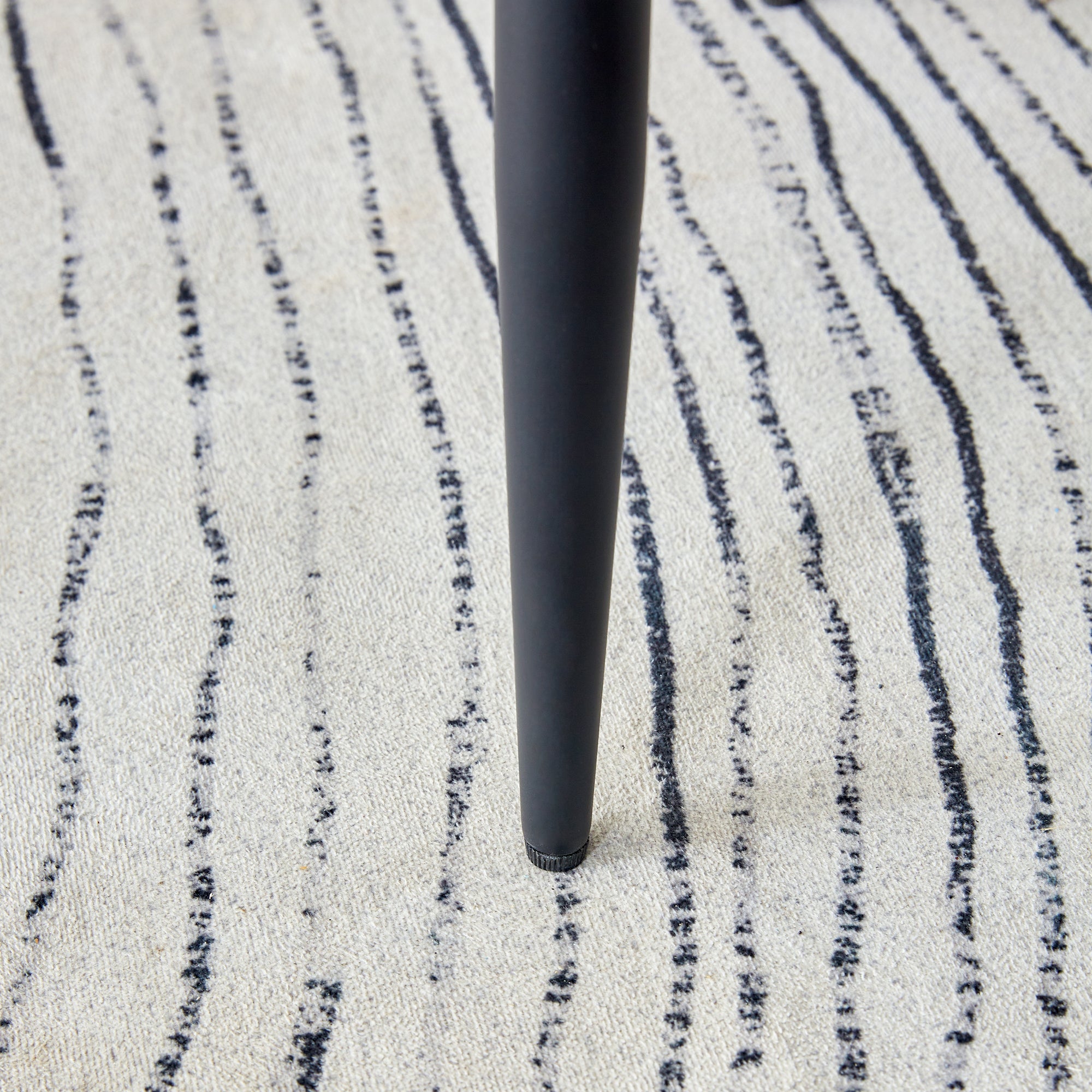 4 Pcs Faux Leather Upholstered Curved Back Dining Chairs with Metal Base- Black, Black