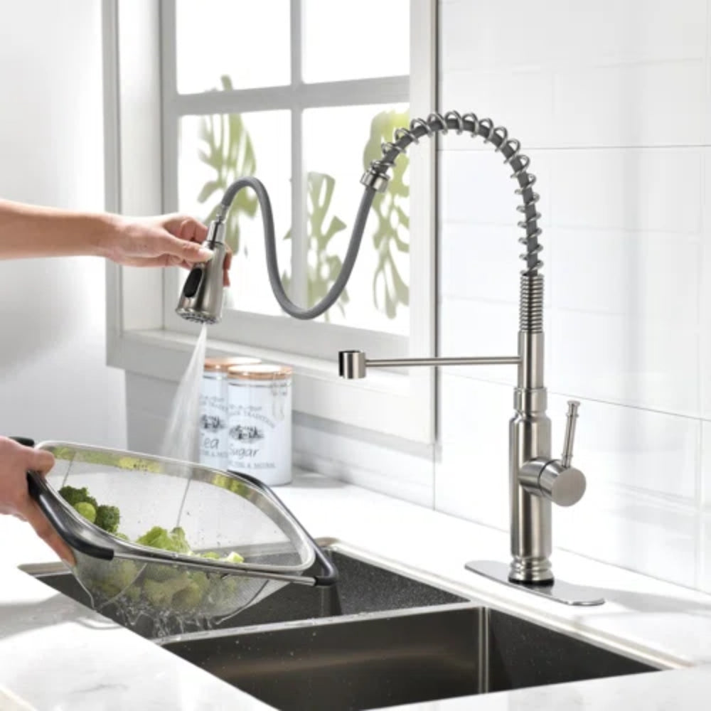 Commercial Single Handle Pull Down Sprayer Spring Kitchen Sink Faucet
