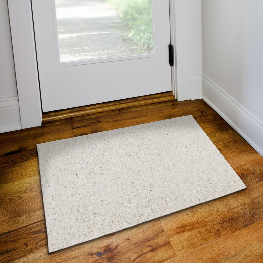 Addison Winslow Active Solid Cream 2’ x 3’ Accent Rug