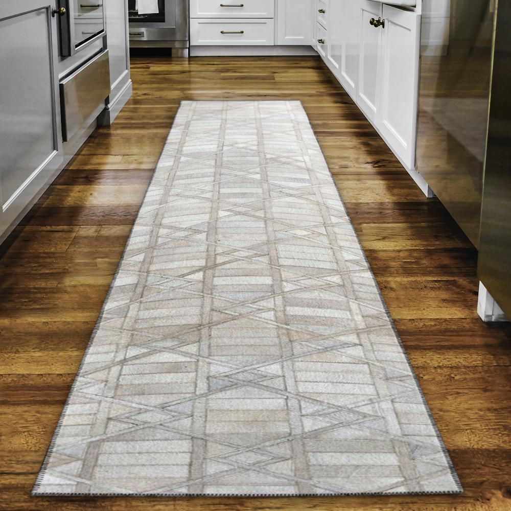 Laredo Ivory Animal Patchwork 2'3" x 7'6" Runner Rug Ivory ALR34