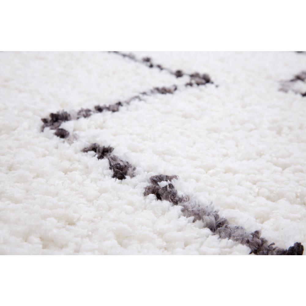 Oasis Waves White and Dark Gray Polyester Area Rug, 5'3 x 7'6"